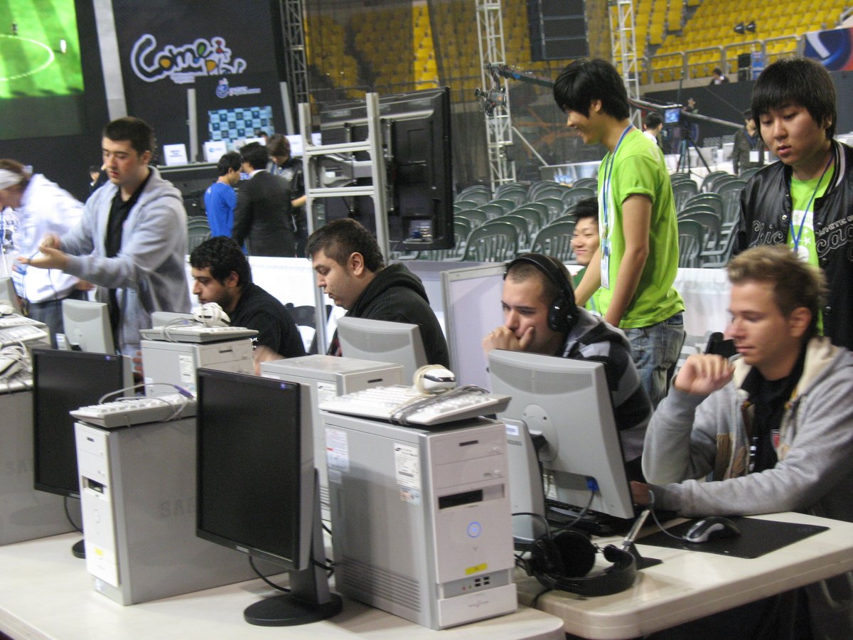 JustGamingKR's tweet photo. @BookofCSYouTube @eswc_en @eswc_en 2009 Cheonan
players
(2/5) https://t.co/f1klkchgHy
