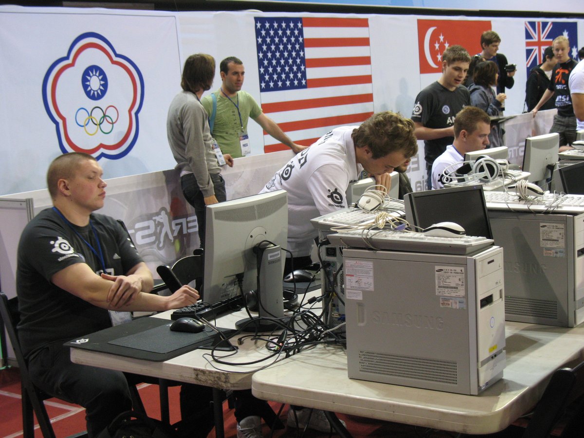 JustGamingKR's tweet photo. @BookofCSYouTube @eswc_en @eswc_en 2009 Cheonan
players
(2/5) https://t.co/f1klkchgHy