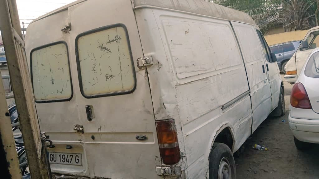 SpOnGeBobmEnToR's tweet photo. @SirJarus I have a good ford transit bus for sale at very affordable prices 
Location: Lagos state
Price: 6 million naira only https://t.co/jCKpt72E2q