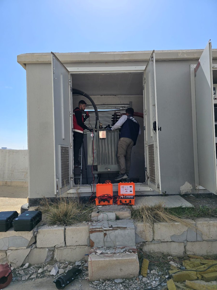 MRT Proje trafo bakımı, topraklama ölçümü ve yüksek gerilim işletme sorumluluğu gibi kritik hizmetlerde, işini bir sanatçının titizliği ile her adımda kalite, güven ve estetik dokunuşunu ortaya koyarak, müşterilerilerinin güvenliği ve memnuniyetini sağlamak için çalışır.