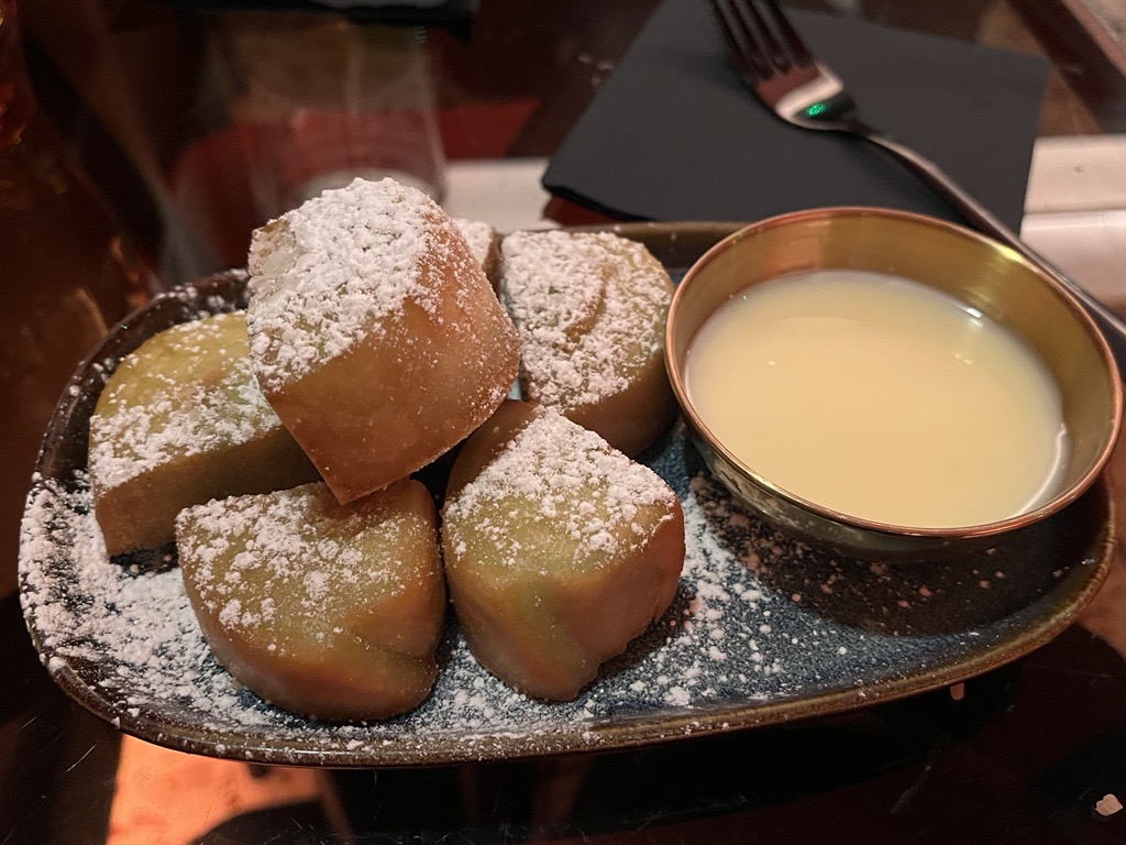 A feast of colours and flavours from across China <a href="/bigfanbao/">BIGFAN</a> 

#Dublin #Ireland 

guide.michelin.com/gb/en/dublin/d…