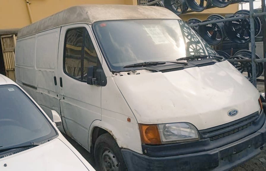 SpOnGeBobmEnToR's tweet photo. @steezy10_ Amen o
You can surprise me by being a first buyer for my Ford transit bus 
Location: Lagos state 
Price : 6 million naira https://t.co/W1sdxfSD1V
