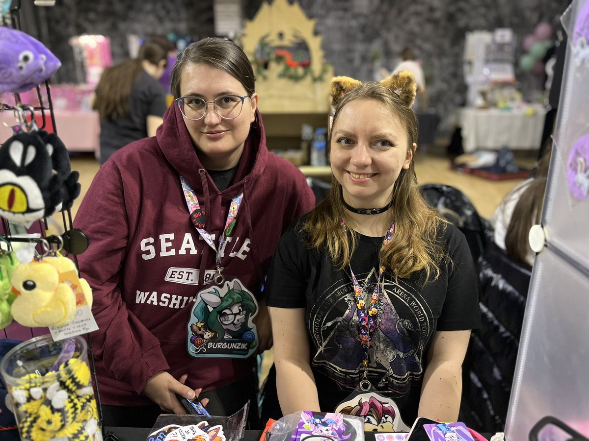 Had an amazing time at our local Furmarket! 🐾 <a href="/burgunzik/">Burgunzik's ♡plush & pattern♡ Workshop</a> rocking it on the left, and that’s me on the right. Such a blast connecting with everyone! Can’t wait for the next event!