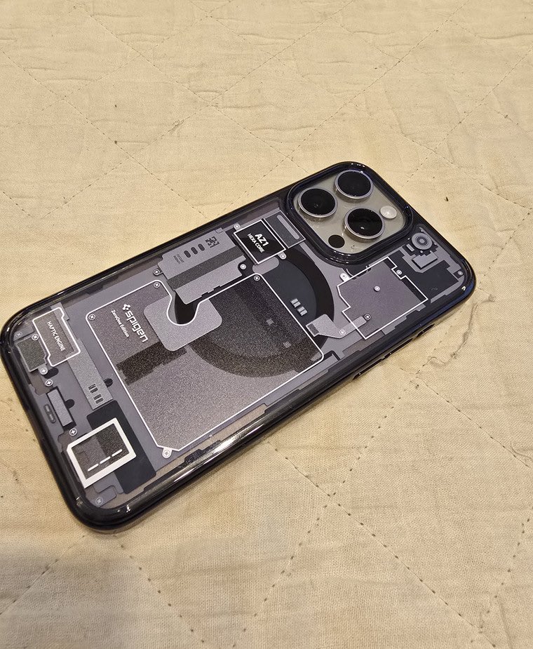 St_k_0624_'s tweet image. 帰ったら新たなスマホケースが届いていました！
SpigenとPitakaです。
これから使ってってレビューしてきます！
#iPhone #iPhone15ProMax #Spigen 
#Galaxy #GalaxyS24Ultra #Pitaka