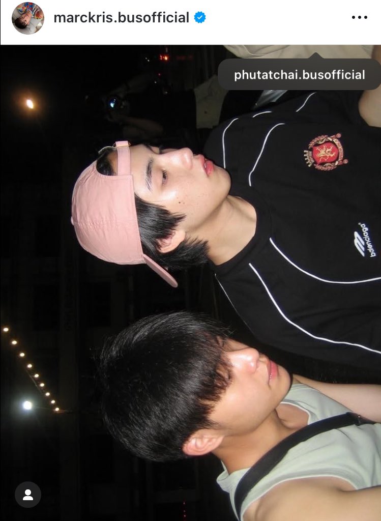 m_moonnnn's tweet photo. อันนี้สงสัย? ทำไมพี่มาร์คถึงไปเเท็กตรงเอเอน้อออ https://t.co/DWOPEIK1MG