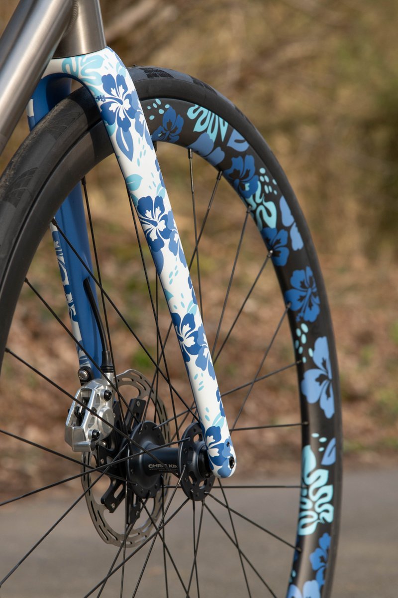 JLaverackTi's tweet photo. Inspired by Valentino Rossi’s 2001 Mugello Bike, this unique build features a beautifully intricate Hawaiian flowers design on both the carbon rims and fork

Explore this build: https://t.co/X0yKlxNQFD

#JLaverack #RJACK #1of1 #BespokeBike #CustomBike #CustomPaint #Rossi #Mugello https://t.co/bD66HXE61L