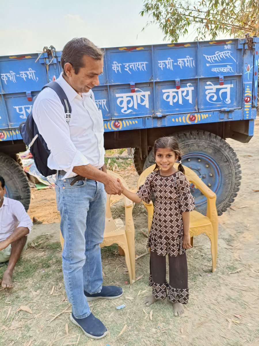 AnilYadavmedia1's tweet photo. जिसको छू दिया, वो सोना हो गया,

अब अनन्या की बारी है,

#अम्बेडकरनगर https://t.co/OWHNeOMIad