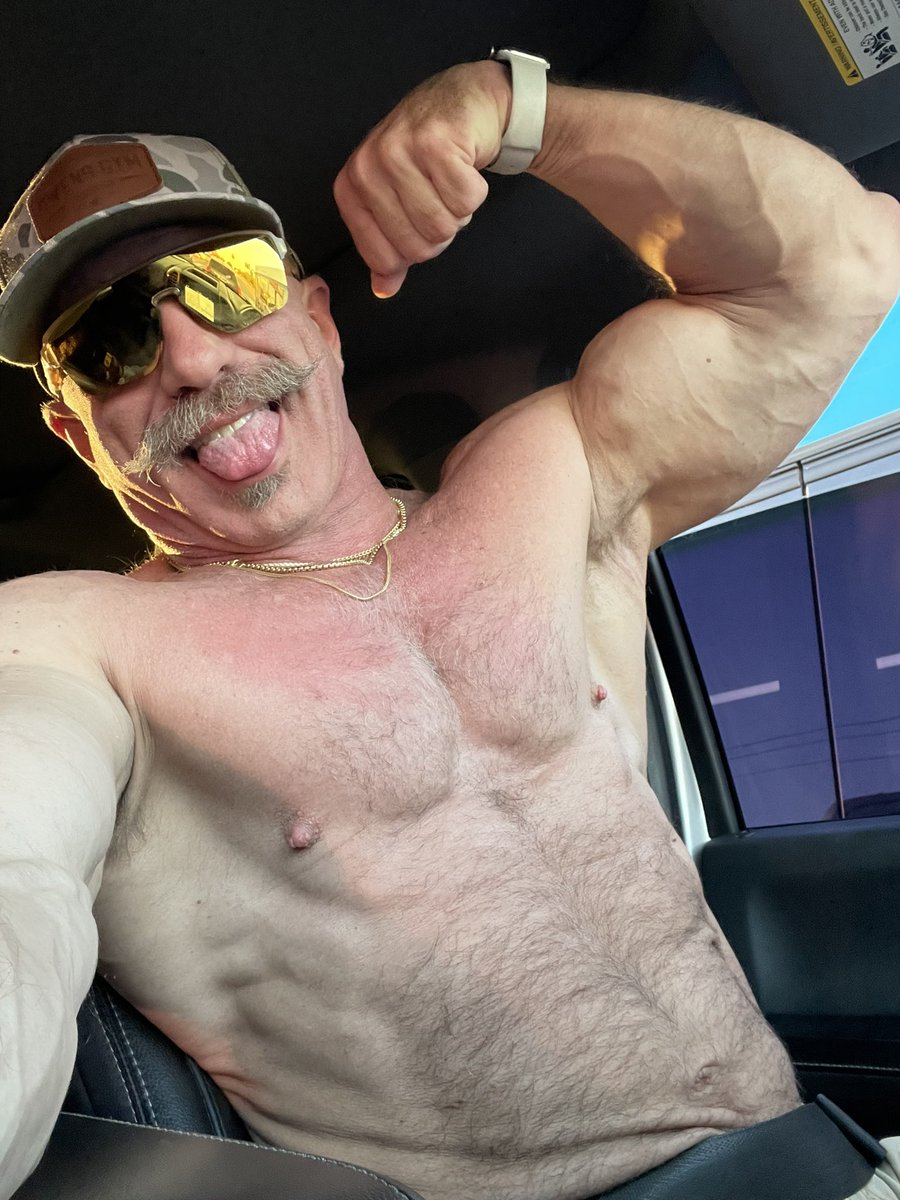 MuscleJoe tweet media