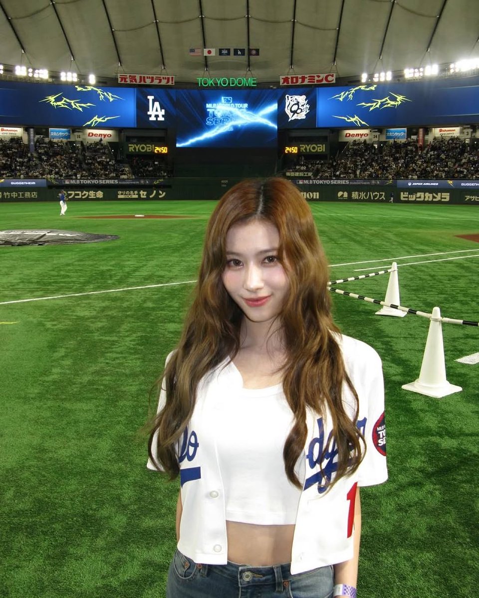 oncetwicebra's tweet photo. Atualização do Instagram da https://t.co/VFqjhJ8f9B__sana. (1/2)

"🧢MLB x MSM⚾️"

#TWICE #트와이스 @JYPETWICE https://t.co/h0NKrOuZOb