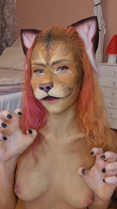 MisaCosplaySwe - New body paint video coming soon🦁😜 https://t.co/oPCI6hE50g https://t.co/iKKerglSkN