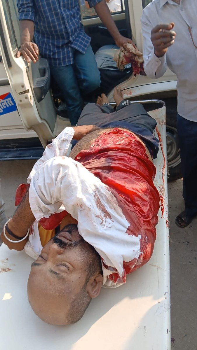 VinayRatanSingh's tweet photo. बिहार के सहरसा में दलित मानवाधिकार आयोग के जिलाध्यक्ष राजकुमार पासवान की हत्या से साफ है कि दलितों और न्याय की आवाज दबाई जा रही है।
"प्रदेश में सरकार और कानून की निष्क्रियता शर्मनाक है। अपराधी बेखौफ हैं, पुलिस मूक है। दोषियों के खिलाफ कड़ी से कड़ी कार्रवाई हो #BiharGovtFail" https://t.co/2TS7nnQDOo