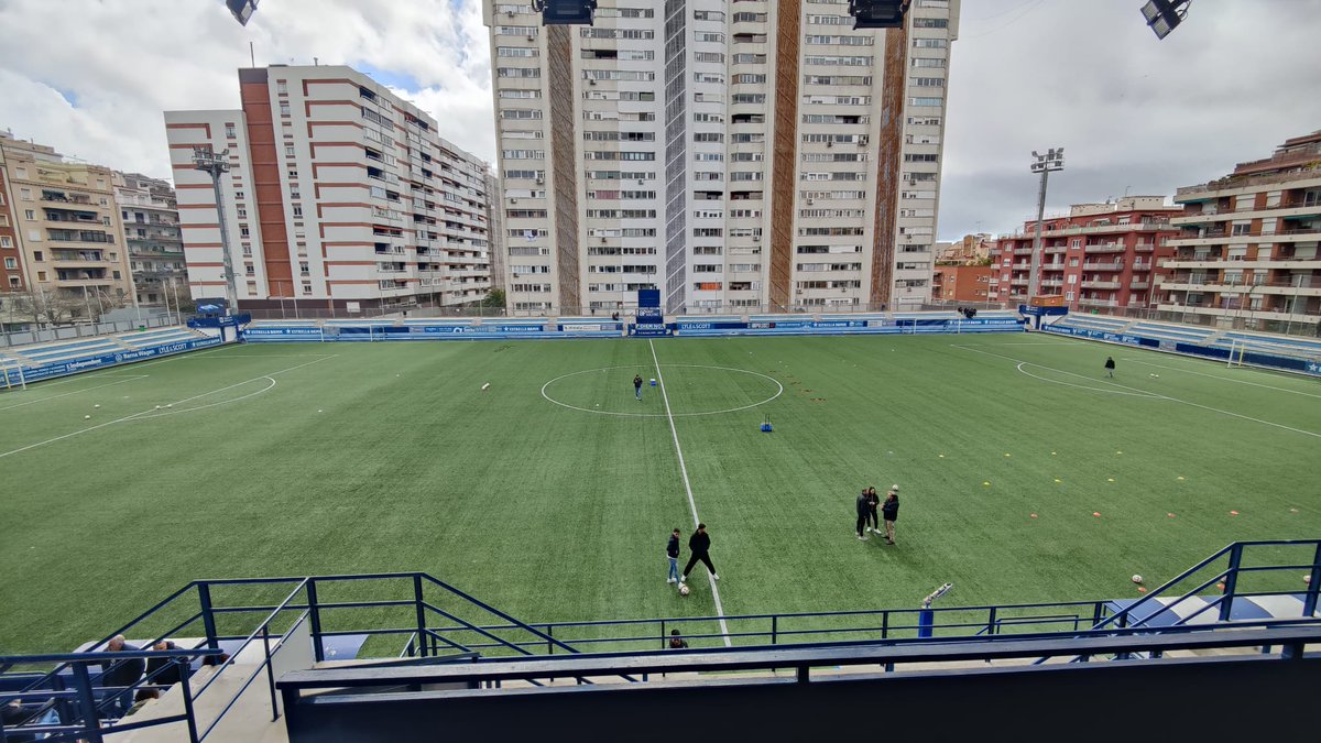 Tot a punt al Nou Sardenya <a href="/CEEuropa/">Club Esportiu Europa</a> - <a href="/ue_cornella/">UE Cornellà 💚</a> amb la veu d' <a href="/ericballe00/">Eric Ballester Navarro</a>
📻 #89.1FM