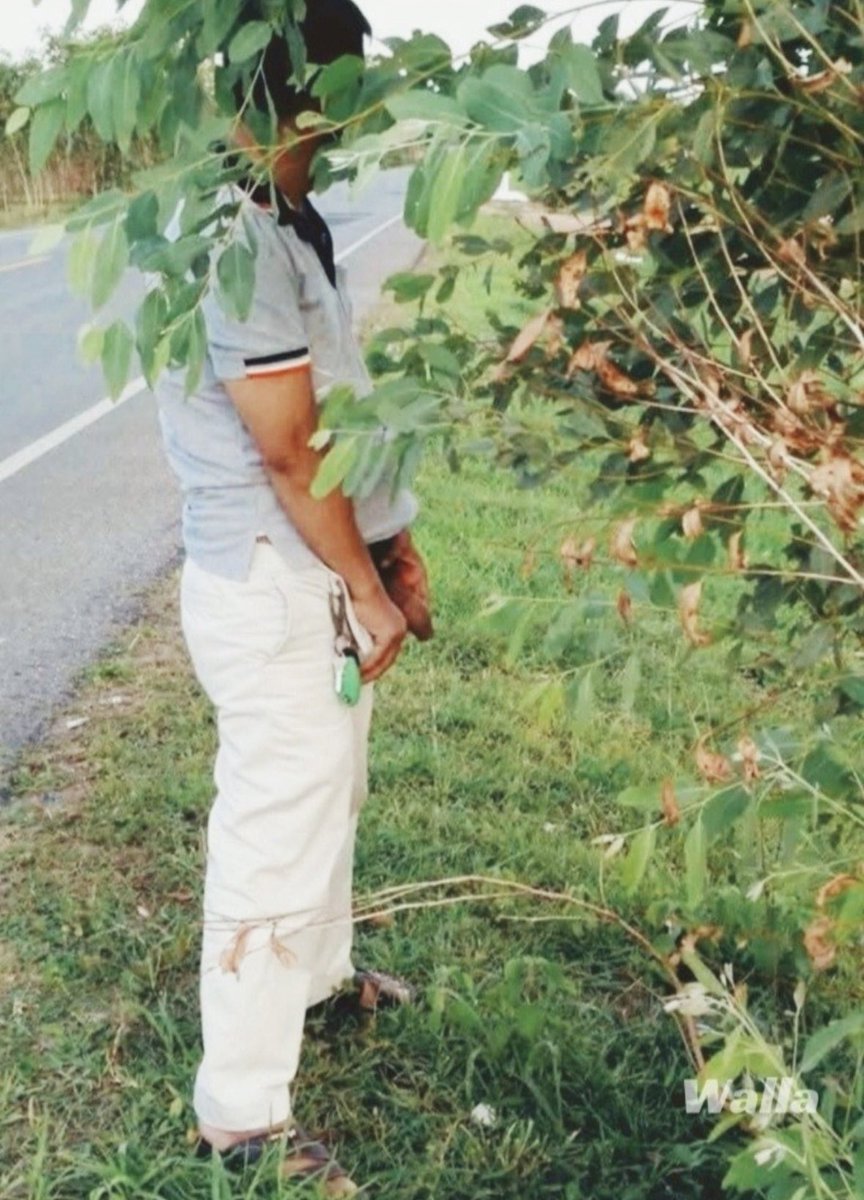 Del_sultanpurCD's tweet photo. Oh this Bihari Driver was damn hot. Traveling ling for office work and he stopped the car to pee. And I got the chance admire  his over size key. https://t.co/u3ERmmXU1c