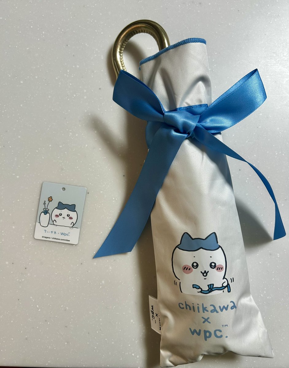 8hachiware8_'s tweet photo. ほめられリボン日傘🎀♡
ハチワレちゃんが2本のリボン結んでる時のお顔が好き！
ちいちゃんからもらった物を大切にするハチワレちゃんサイコー！！ https://t.co/4DDLSGXJi8