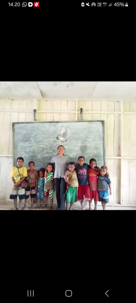 Lolansolot's tweet photo. @zanatul_91 @AlfianBahri47 Informasi dri distrik anggruk,  1 Meninggal dunia, 3 luka berat, 3 luka ringan. Semua dievakuasi dr Anggruk ke jayapura.🙏🏼  ini Bu Rossa yg meninggal. Dari Larantuka, Flores Timur. https://t.co/tONl5fsoMo