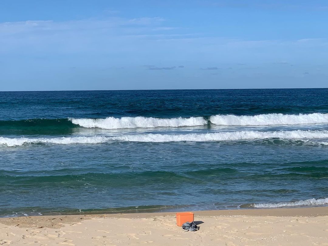 ohyyeju's tweet photo. Ocean girl mode: activated! ☀️⛱️ The waves hum my name, the sun writes love letters on ky skin. 👒 Big hat, salty breeze, &amp; a heart syncing w/ the tide, maybe imma part of mermaid? Or just a sunlit dream drifting on the shore.. ૮₍´˶°‧̫°˶`₎ა 🐚💦 https://t.co/cEnGHiEQRl