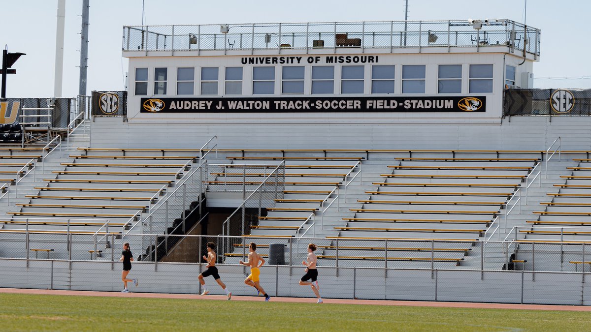 MizzouTFXC's tweet photo. Men’s 4x100 Record Top-10 Time in School History to Conclude Yellow Jacket Invitational

🔗: https://t.co/KIidex6Wg4

#MIZ 🐯 https://t.co/lX88zLu0FH