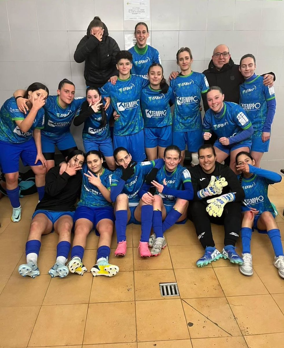 Escola Futbol Base El Vendrell tweet media