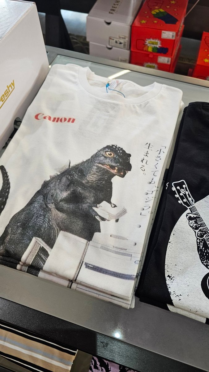 himawaricopter's tweet image. なぜか笑ってないからイイ顔をつけてあげた