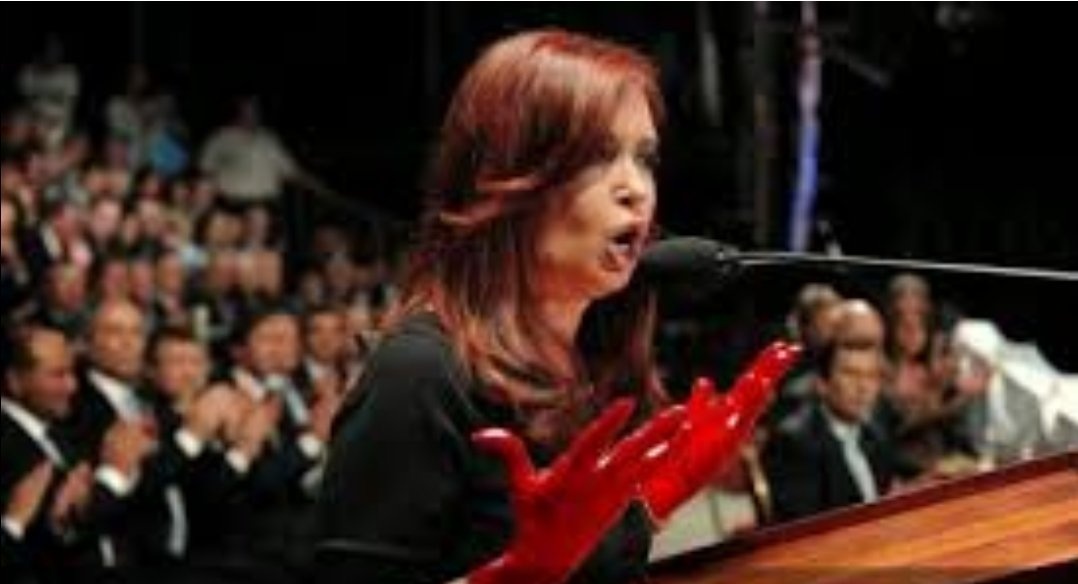 A Cristina el fiscal que la denunció apareció sin vida 
La que le pregunto algo incómodo fue atropellada 
El que le hizo informe periodístico se tiró de un balcón 
La que los vínculo con el narco se ahogo en la bañera 
La que sabía todo desapareció 
Su secretario fue masacrado