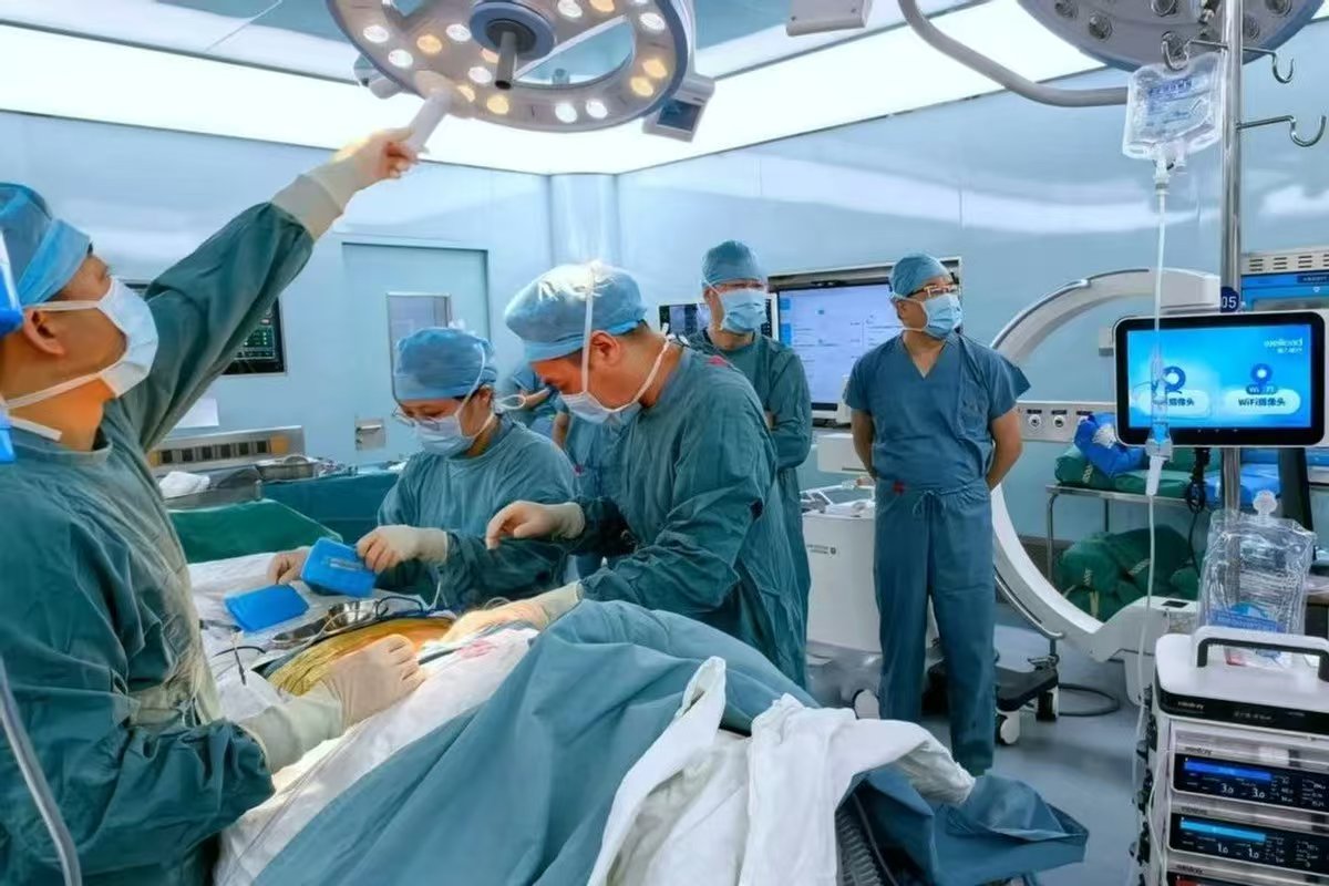 🇨🇳China cures paralysis!!!

In 4, yes 4 patients, Chinese doctors have completed minimally invasive “brain-spinal interface” surgery allowing completely paralyzed patients to regain motor control over their bodies.

#China 
Source:
scmp.com/news/china/sci…