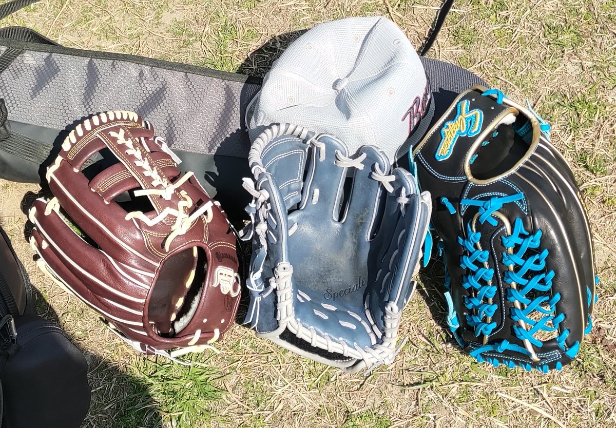 moru_moru463's tweet image. 今シーズンスタート😊
内野フライをポロリ河川敷の風🍃怖い😶‍🌫️…

3打数1安打1四球バットの先でひろったヒットやけど感触良かった😆ニューバット✨

#レジェーラ
#Kpoint