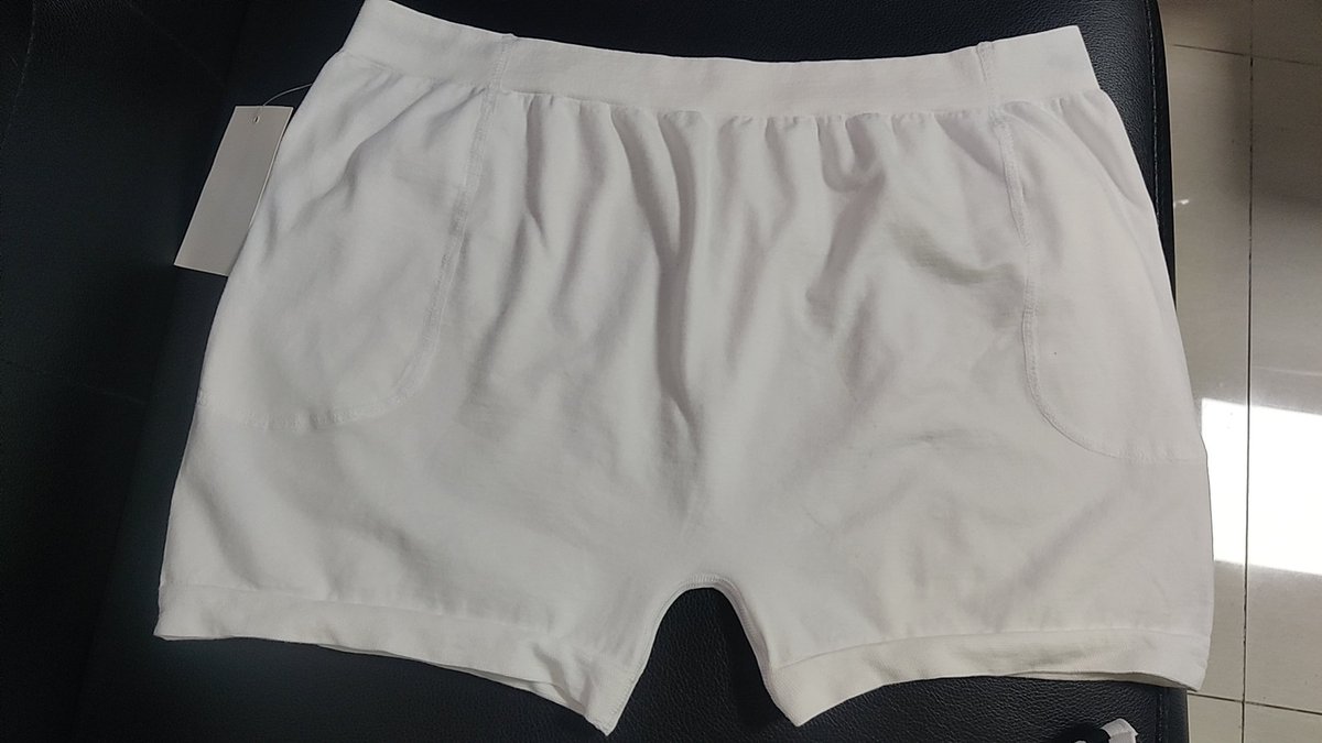 Woolsweate's tweet photo. These running shorts have a hidden pocket. $9.9,200 Orders together. Feel free to ask! #athleticshorts #running #shorts #seamless https://t.co/2mTBMdrFka