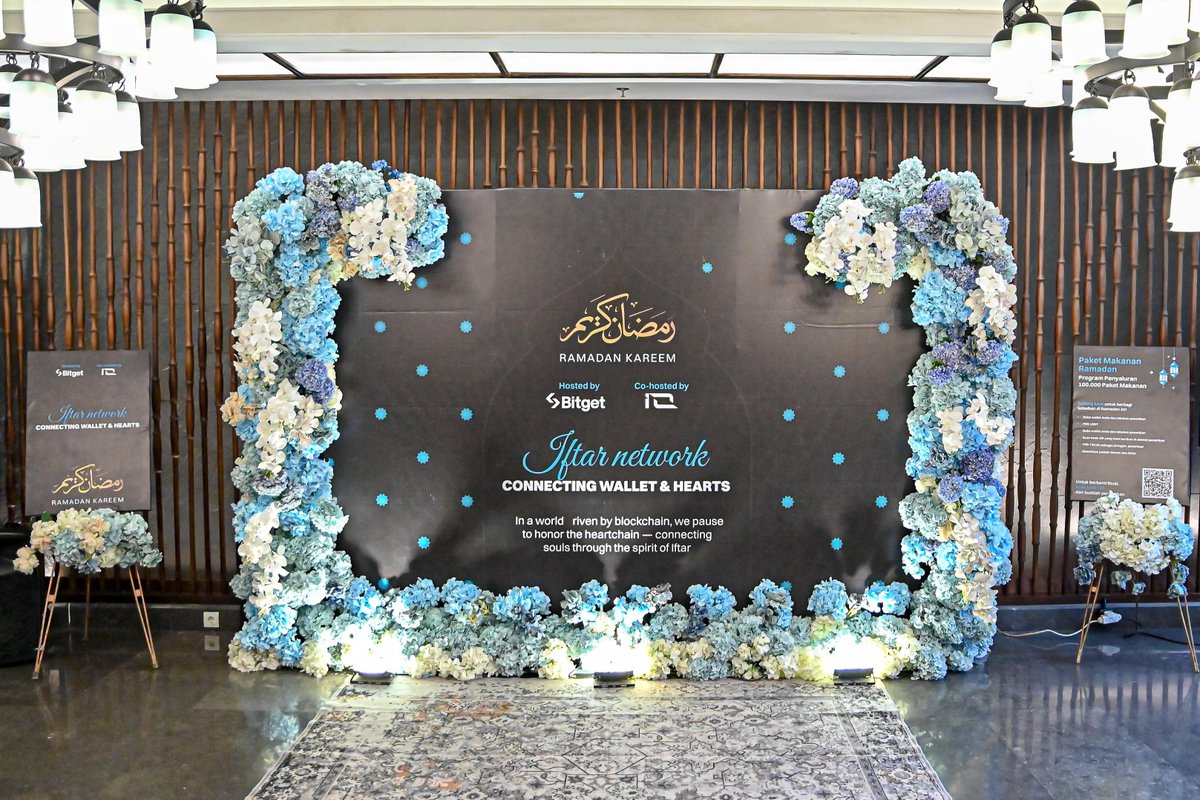 BitgetID's tweet photo. ✨ Bitget & @ionet Iftar Network – Menghubungkan Wallet & Hati 🌙
Masih terasa hangat suasana kebersamaan di malam spesial dua hari lalu.
Bukan sekadar buka puasa bersama, tapi momen untuk saling terhubung: bertukar cerita, tawa, dan inspirasi bersama para KOL, VIP, dan teman-teman dari komunitas Web3.
Di tengah dunia yang makin digital dan terdesentralisasi, kami percaya bahwa koneksi antarmanusia tetap menjadi hal yang paling berharga.
Melalui event ini, kami senang bisa menghadirkan ruang untuk mempererat tali silaturahmi dan mengajak yang hadir untuk turut ambil bagian dalam menebar kebaikan melalui program donasi menyediakan 100.000 paket makanan bagi mereka yang membutuhkan.
Terima kasih untuk semua yang hadir dan membuat malam itu berkesan. Sampai jumpa di kesempatan berikutnya! 💙
#BukaPuasaBarengBitget
#RamadanwithBitget
#EventwithBitget