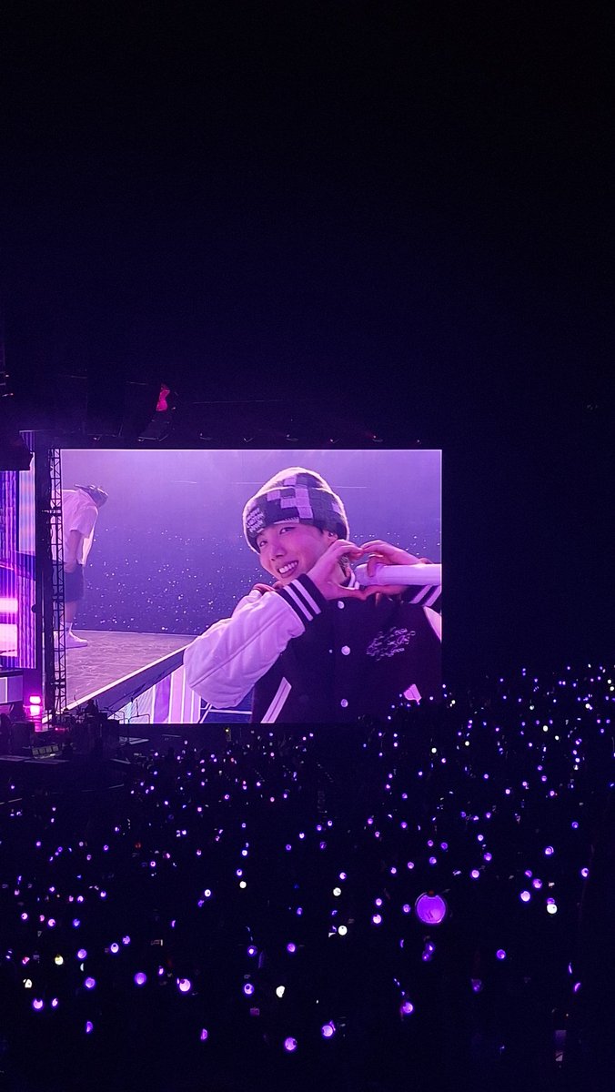 lvjjmk's tweet photo. ESTA VEZ M TOCO SER PROTAGONISTA PQ YO TOME ESTAS FOTOS DIOS T AMO TANTO HOSEOK 😭😭😭😭😭😭🤍🤍 https://t.co/aBzlrngkCB