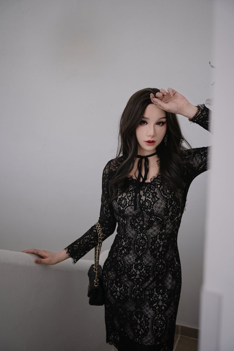 这么端庄华贵的大小姐，内里却被多重装备锁住禁锢住，还要求不能露出痛苦的表情………
#dreammask #femalemask #女装・男の娘 #女装男子