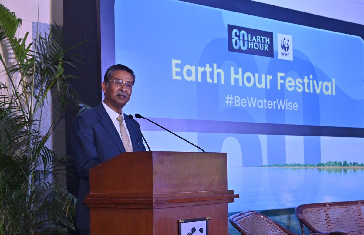 India_NHRC's tweet photo. On #WorldWaterDay, Shri Bharat Lal, Secretary General, NHRC, delivered a keynote address at an event organised by WWF-India to mark #EarthHour2025. He emphasised the urgent need for collective action to conserve water and protect our planet's resources. #BeWaterWise https://t.co/snYIVqhof7