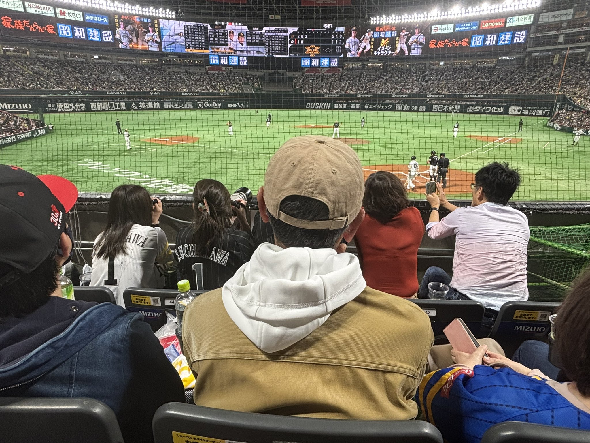 8/17(日)　ソフトバンクVSロッテ戦 みずほプレミアムSSシ―ト♪最前列 8/17(日) ソフトバンクVSロッテ戦 みずほプレミアムSSシ―ト♪最前列