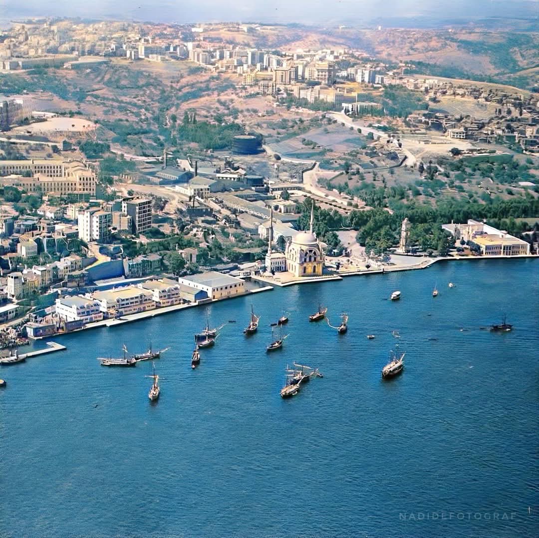 tarihenstitu's tweet photo. Dolmabahçe Stadı yapılmadan önce, Dolmabahçe Gazhanesi henüz faalken
 
1934 https://t.co/1Hntr4oTxu