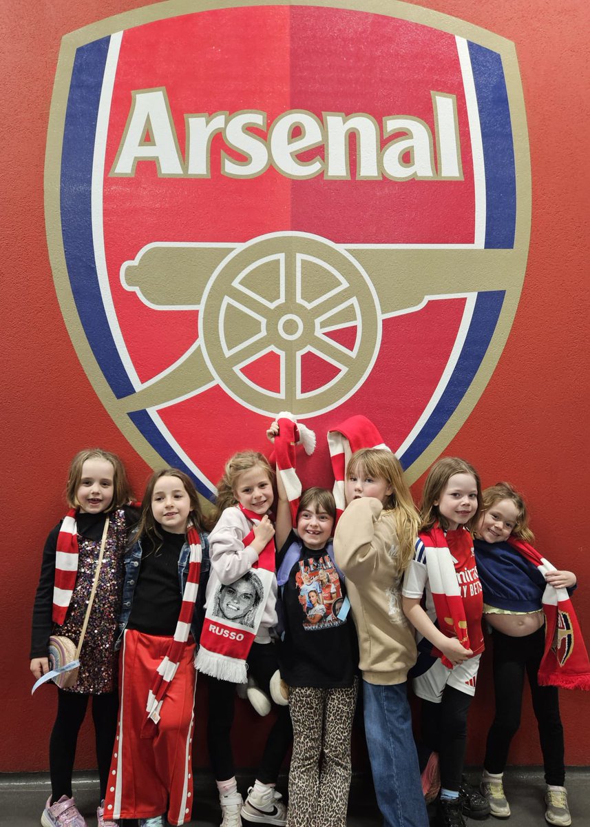 Bridgewater girls enjoyed a trip to The Emirates stadium
to watch Arsenal women play.