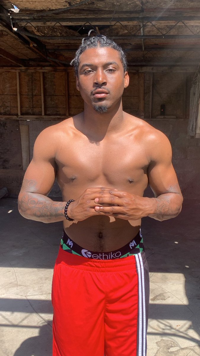 YS30SHOT__ tweet media