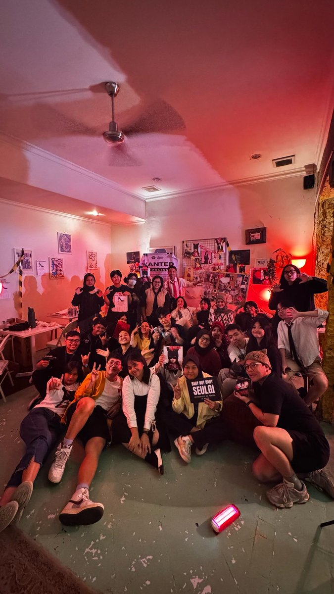 revekuntz's tweet image. [CATCH THE B]🔍💼 

ᴍɪꜱꜱɪᴏɴ ᴀᴄᴄᴏᴍᴘʟɪꜱʜᴇᴅ
Thank you Agents!

🔍 |#CatchTheBInJakarta| 🔍

#AccidentallyOnPurpose
#SEULGI #슬기 #RedVelvet @RVsmtown