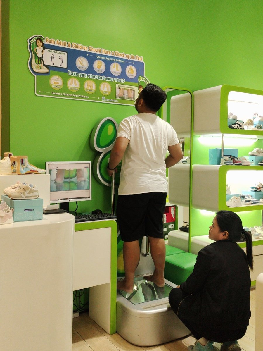 acaylariza's tweet photo. Buying new shoes for my baby again and again! 👀
Pinacheck ko na din ang paa ng daddy niya if normal ba, kasi yung paa ko, normal ang result. https://t.co/n9wS8YxqmZ