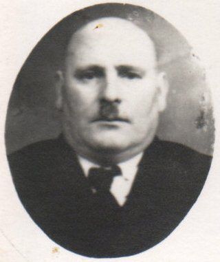 Joannes Bamps. Nieuwekerken. Landbouwer en Bierhandelaar. Gehuwd. Drie kinderen. Verzetsgroep Geheim Leger. Opsluiting in Fort Breendonk. Deportatie naar het concentratiekamp van Neuengamme. Joannes sterft er op 24 dec. '44. 50 jaar. #heldenvanhetverzet