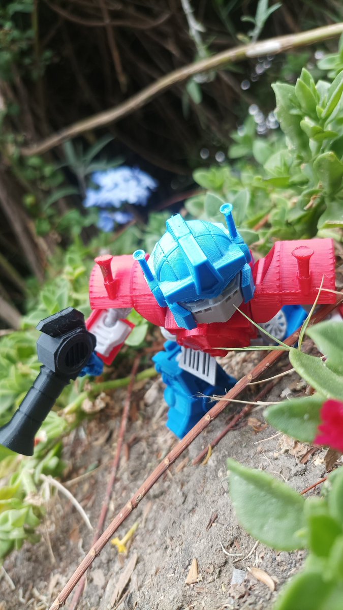 Ambus0399's tweet photo. And after so many years, we finally could fully print our #chibi #OptimusPrime from #HeartsOfSteel
He can pull some cool poses since he is (mostly) built with ball-joints. He also has interchangeable hands
#Maccadam #convoy #Transformersfanart #Transformers https://t.co/wK0uHIHizQ