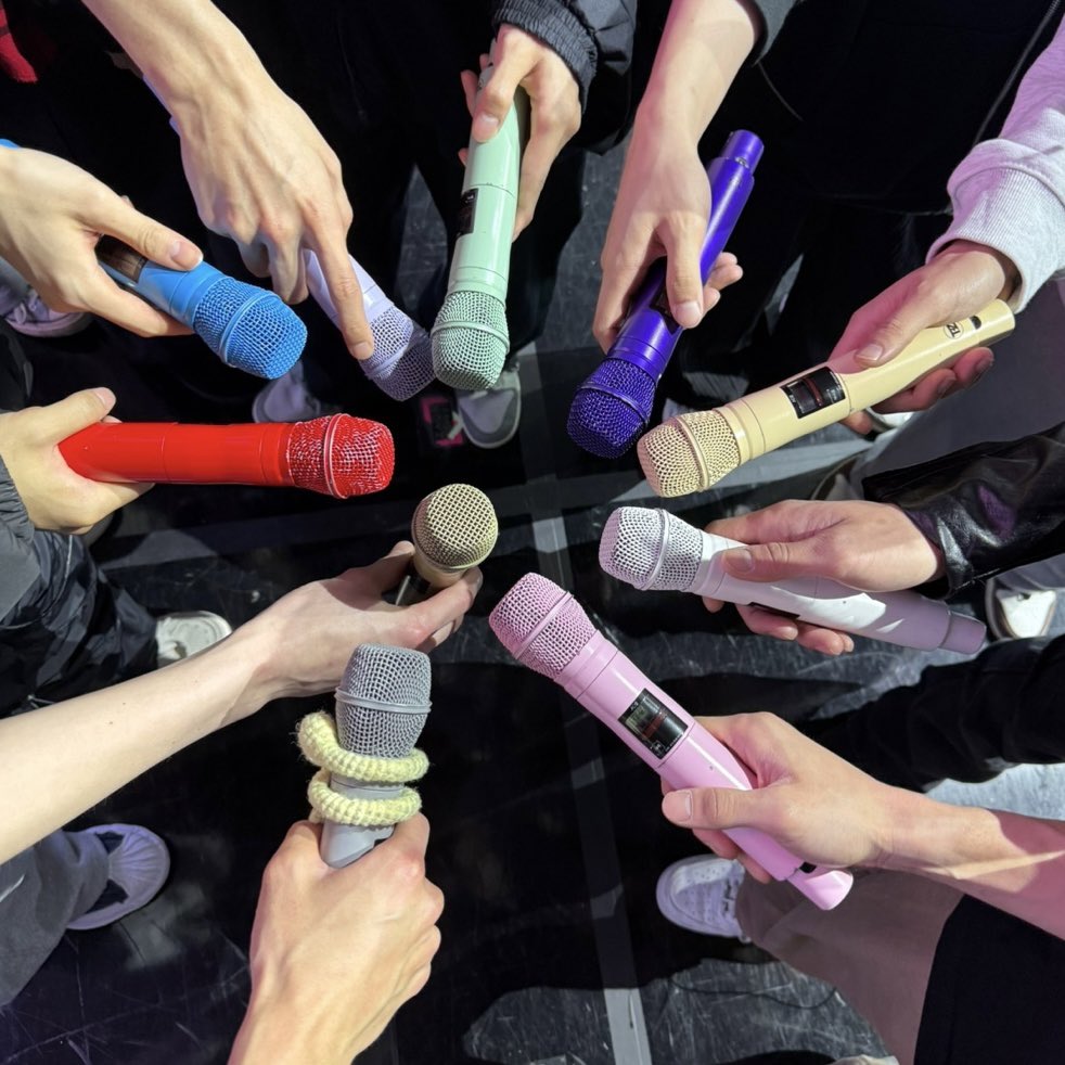 THEBOYZ_officl's tweet photo. [📸] THE BOYZ The 3rd Album 'Unexpected' SPECIAL STAGE

더보이즈 준비 완료🥊

#THEBOYZ #더보이즈
#Unexpected #VVV https://t.co/KC3dvcEe10