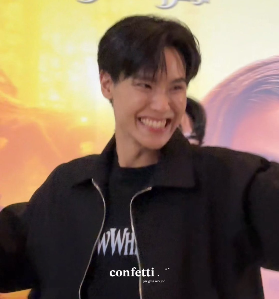 redwineyoo's tweet image. y'all he's literally sunshine personified, the embodiment of the sun itself 😭 ily juju !! 🌞

PSJM X SF SNOWWHITE 
#SFxPerthSantaJuniorMark
#JuniorMark #junniorrs #markjrtn