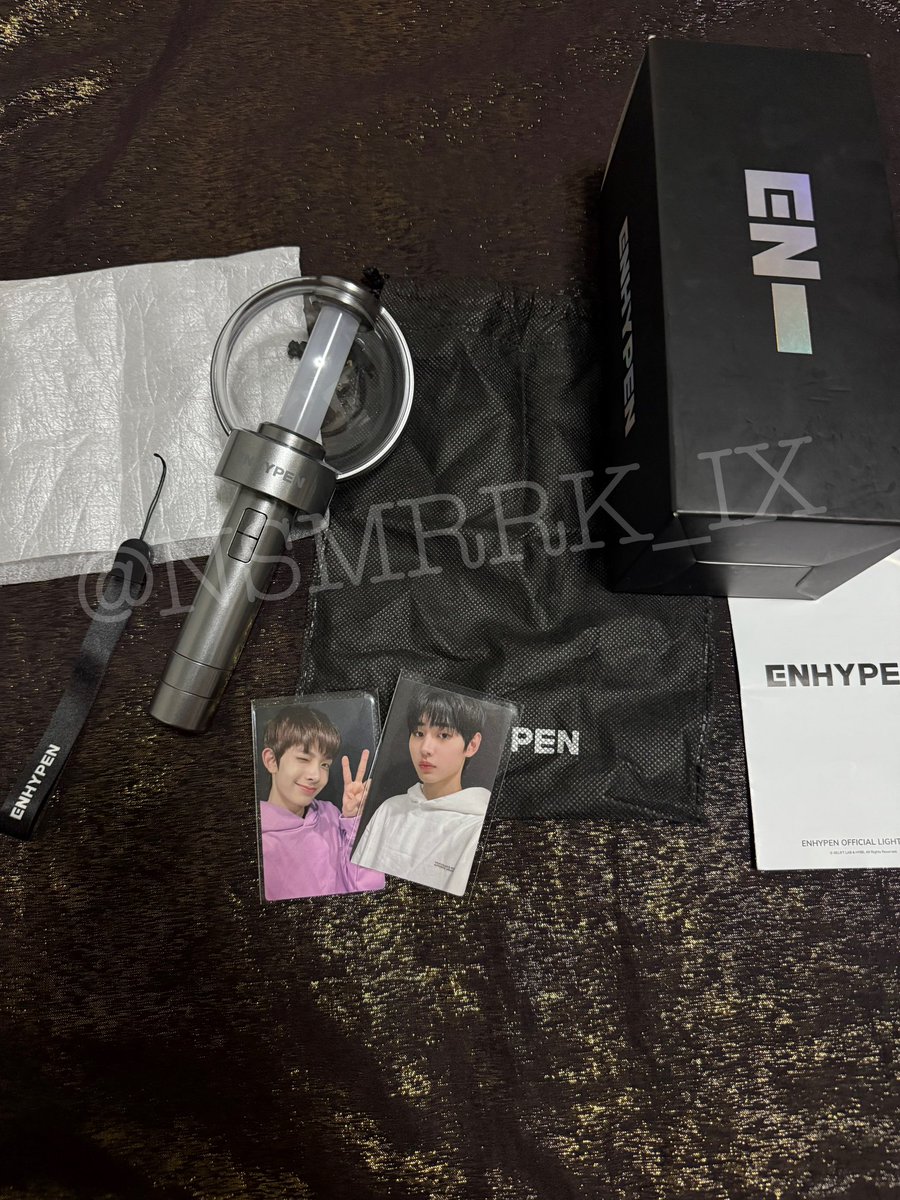 Nsmrrk_IX's tweet photo. พร้อมส่ง /WTS
แท่งไฟ ENHYPEN VER .1 
670 รวมส่ง
ใครสนใจ DM มาได้เลยค่า
#ตลาดนัดENHYPEN 
#WALKTHELINE_IN_BANGKOK
 #EN_WORLDTOUR_WALKTHELINE https://t.co/Pngee9Kkwt