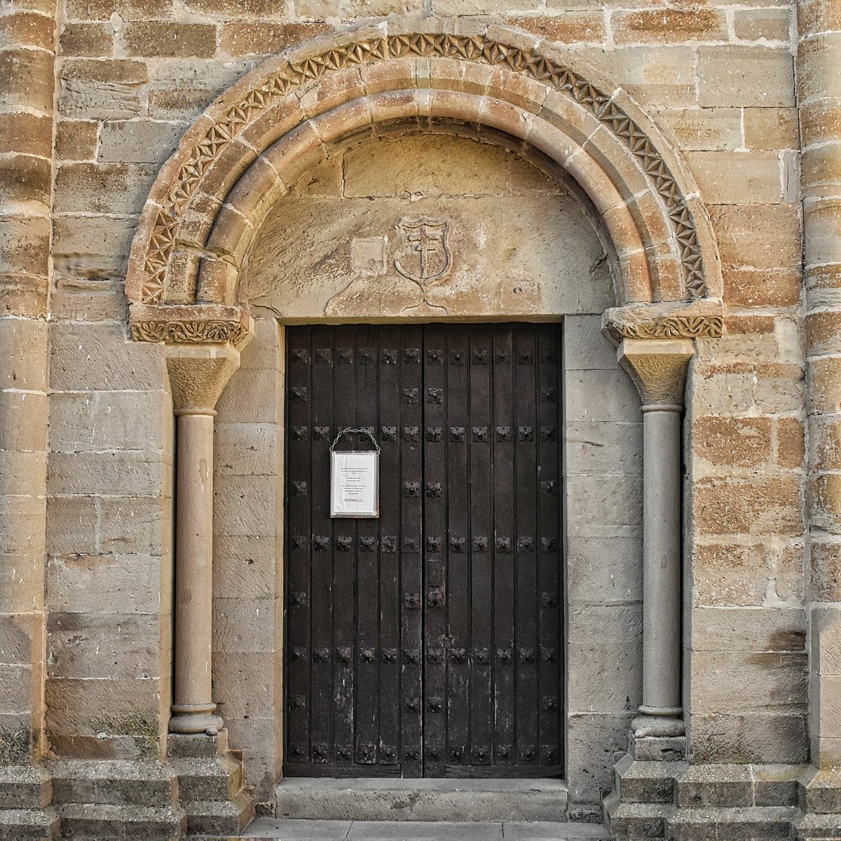 La iglesia del Santo Sepulcro de Torres del Río, un maravilloso epílogo románico del Camino de Santiago por tierras navarras
#BuenosDias #FelizDomingo