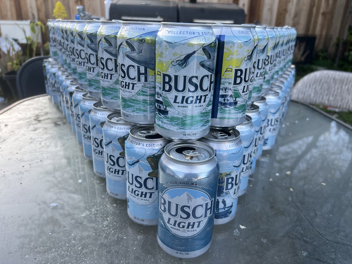 KeepiNit1hundrd's tweet photo. #F1 & @BuschBeer here in California at midnight
@jayw_z didn’t make it, but it’s ok, I’ll Keep it 💯 , as always!!
We’ll update our #boatloadofbusch #contest challenge soon
We’re asking #Busch fans to guess how many cans it takes to build this #BuschLightPyramid
#ChineseGP https://t.co/htop4fXYxT