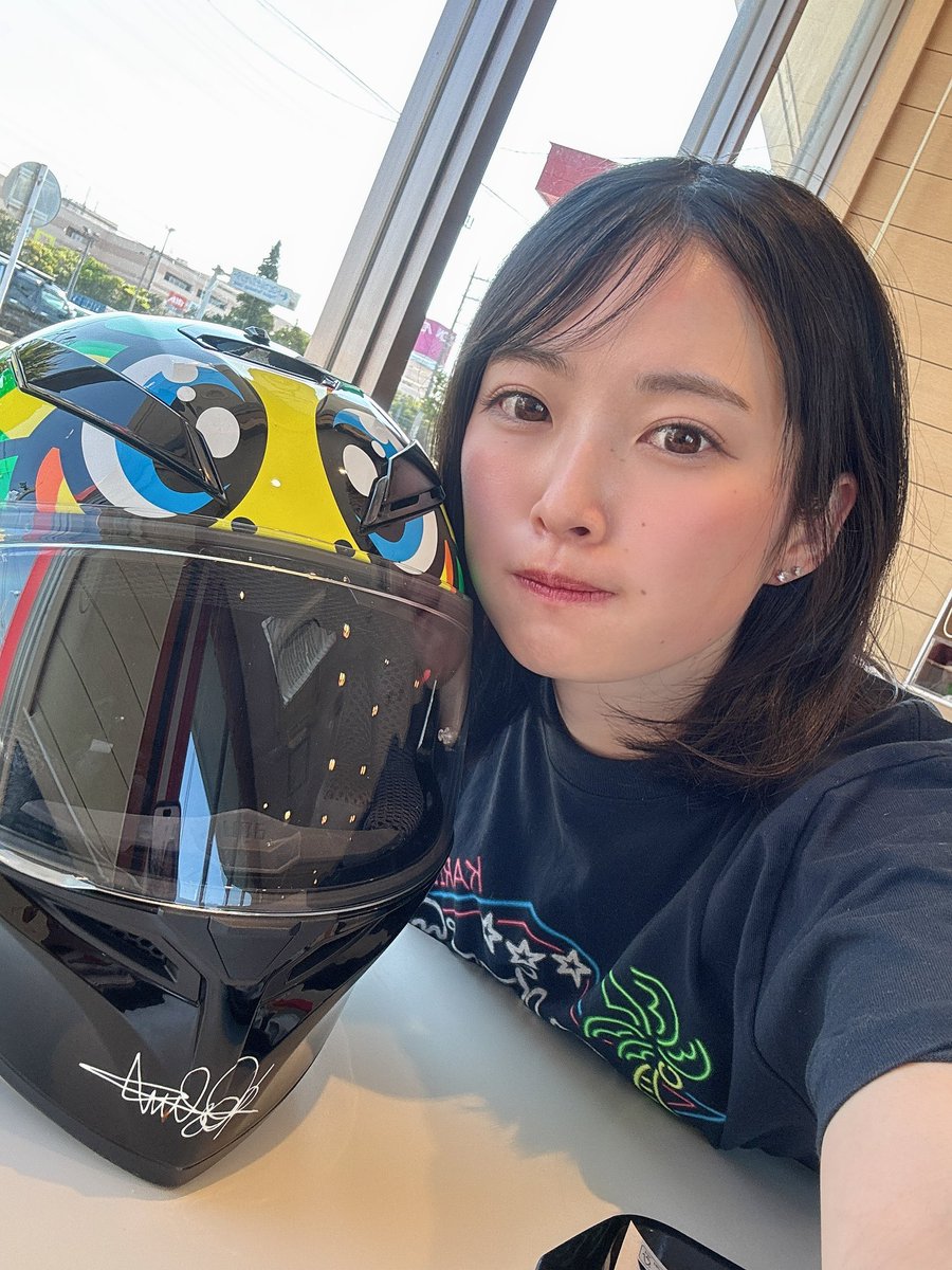 amis2ninja's tweet photo. 久しぶりに沖縄でバイクに乗るから撮影しようかなと思ったら、カメラを固定するやつを忘れて断念・・

伊計島を一周してきたよ🏍️
景色良すぎて、皆に見て欲しかったな〜🤢 https://t.co/LHCvWYkKGZ