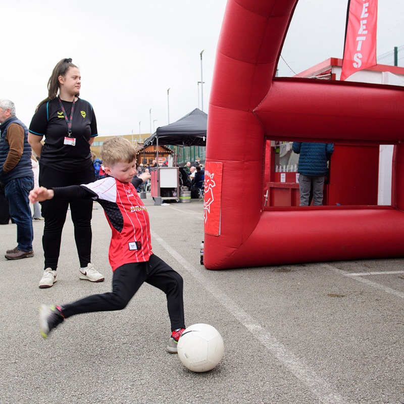LincolnCity_FC's tweet photo. 📢 Almost 9,000 fans attended the Imps' 0-0 home draw against Exeter City.

📸 Check out our galleries from the day!