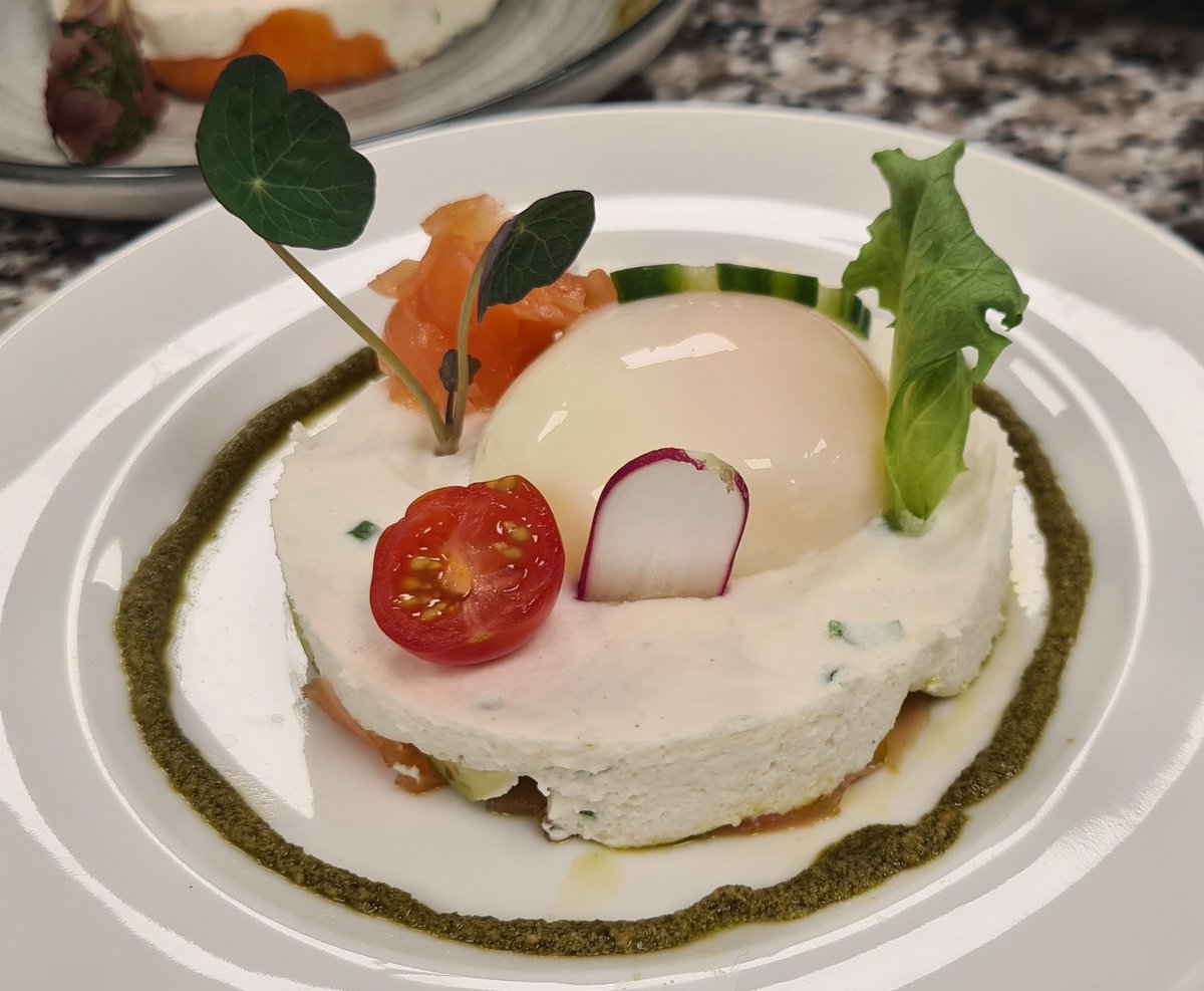 lyceeaderbernay's tweet photo. Une Soirée Whisky et Gastronomie Malgache : Une expérience culinaire inédite
90 convives...
Un projet pédagogique unique, la classe de Terminale Bac Pro Cuisine  a orchestré une soirée d’exception, mariant la richesse des whiskies aux saveurs subtiles de la gastronomie malgache. https://t.co/xninjw6jKU
