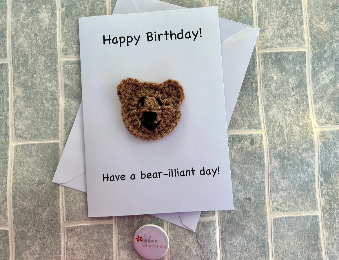 Happy #worldbearday ! 🐻 This novelty birthday card with fridge magnet is available in my #etsy shop 
-
 okthenwhatsnextcraft.etsy.com
#earlybiz #crochet #etsy #ukgiftam #ukgifthour