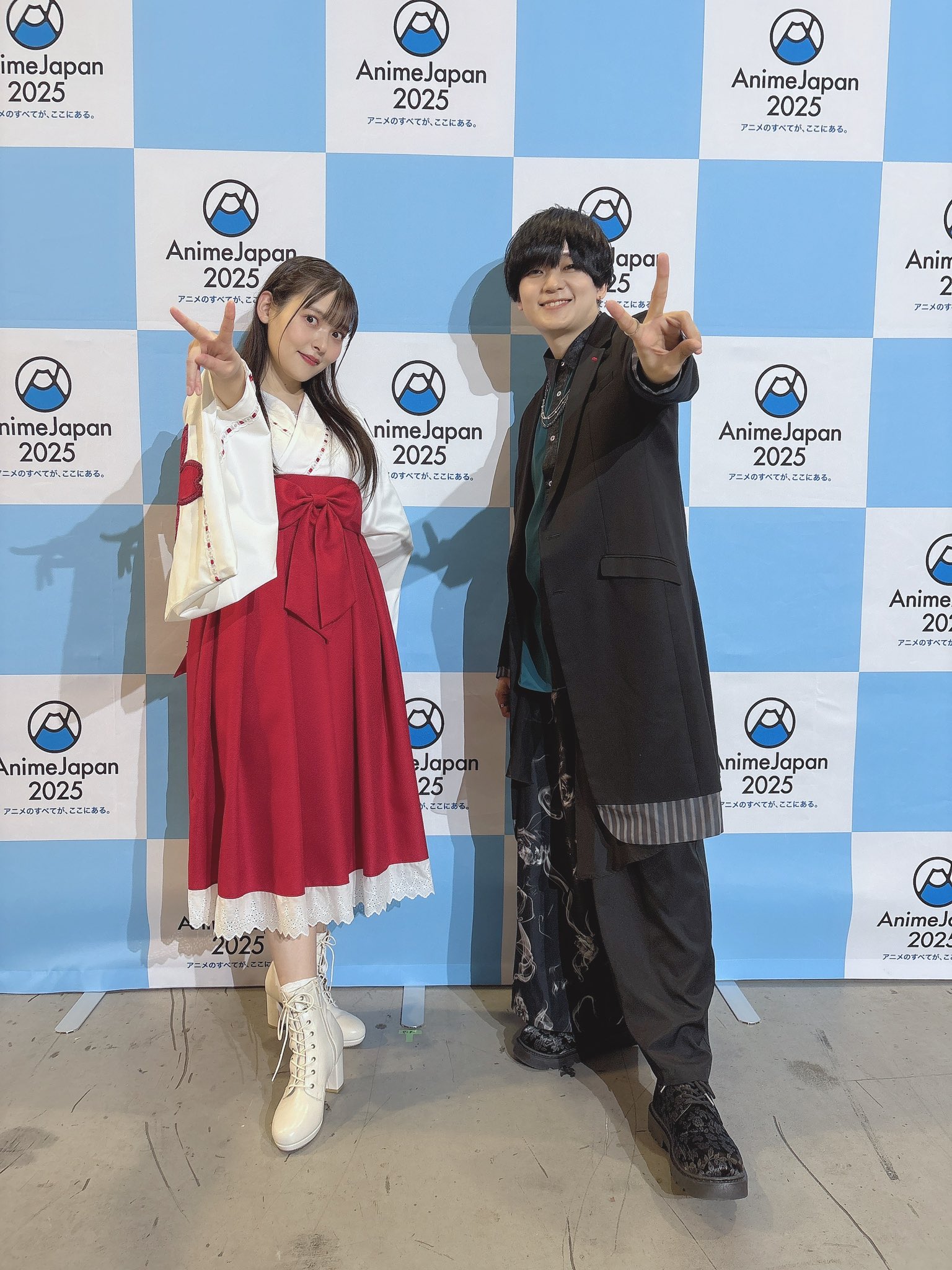 上坂すみれ　ギリギリ大学に着ていける。 アノラックジャケット　サイズA　パーカー 上坂すみれ ギリギリ大学に着ていける。 アノラックジャケット
