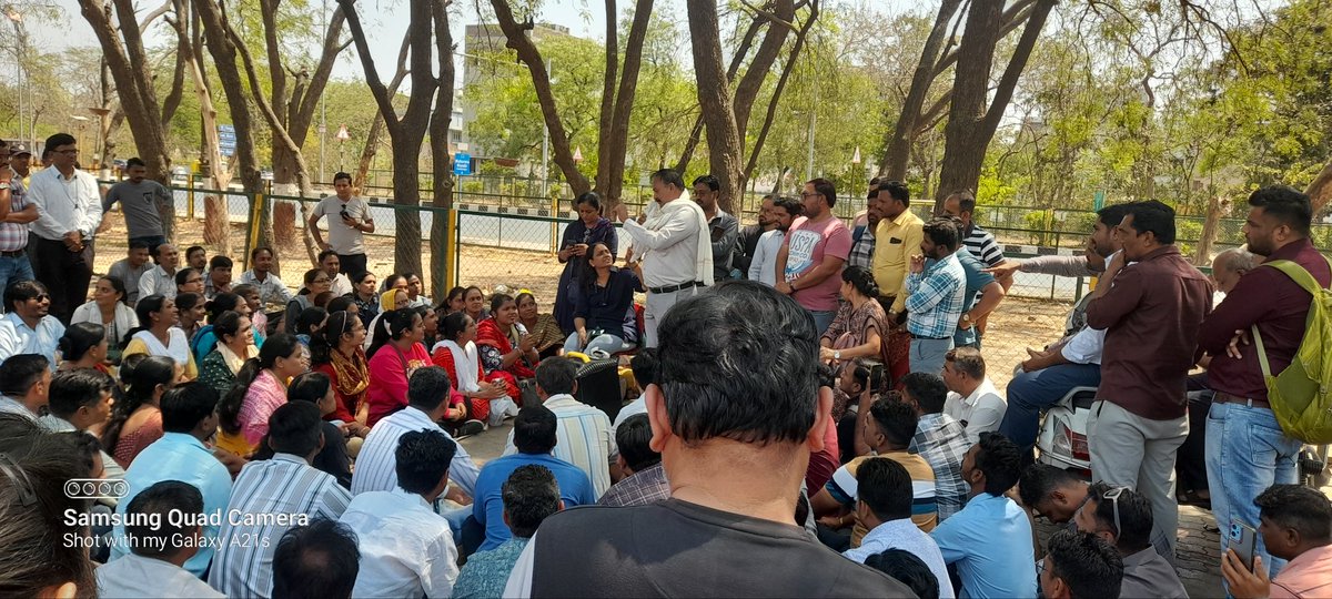 આજે ૭ માં દિવસે પણ રવિવારે આરોગ્ય કમૅચારીઓ ની હડતાળ યથાવત છે અમારો હક અમને આપો ૨૮૦૦ ગ્રેડ પે ખાતાકીય પરીક્ષા મુક્તિ <a href="/Bhupendrapbjp/">Bhupendra Patel</a> <a href="/CMOGuj/">CMO Gujarat</a> <a href="/PMOIndia/">PMO India</a> <a href="/Zee24Kalak/">Zee 24 Kalak</a> <a href="/timesofindia/">The Times Of India</a>